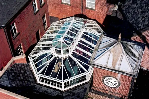 Hidsons Car Showroom Gets a Glass Face Lift